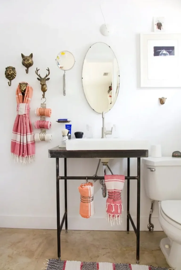 11 Bathroom Towel Hanging Ideas That Add Style and Storage